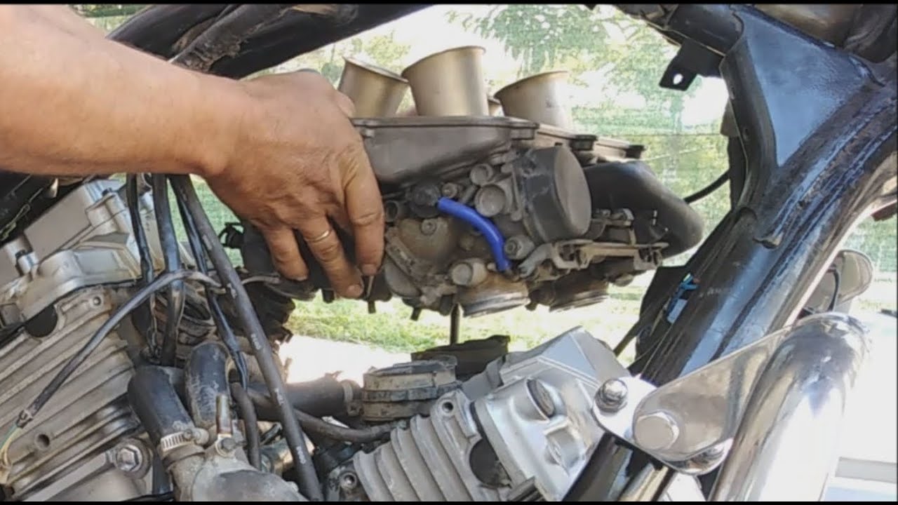 How to remove carburetors from Honda magna vf750c