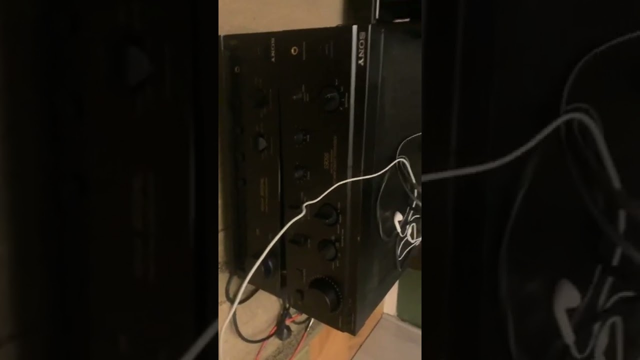 Sony f 210, niby słabszy niż ta550 i 570 a najlepiej gra