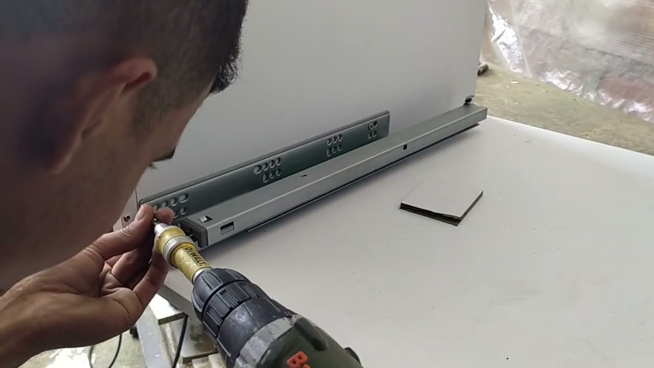 como instalar correderas ocultas -MECREMAR