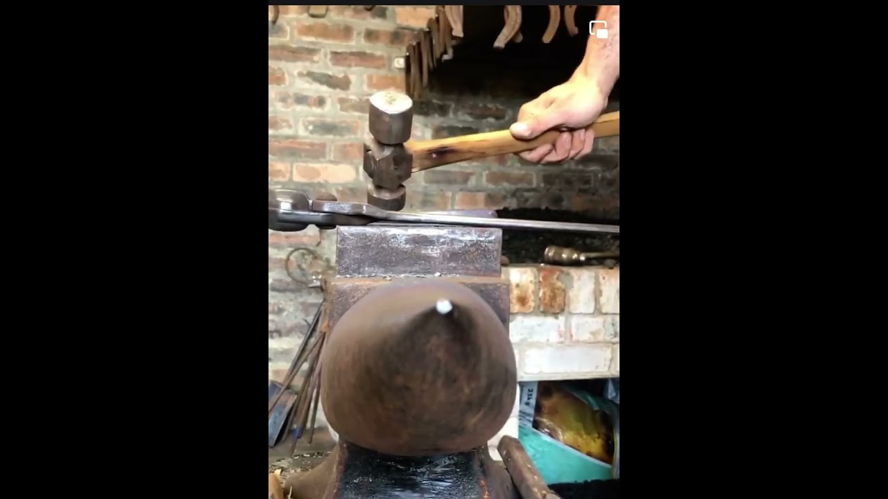 Concave front horse shoe-Grant Watt