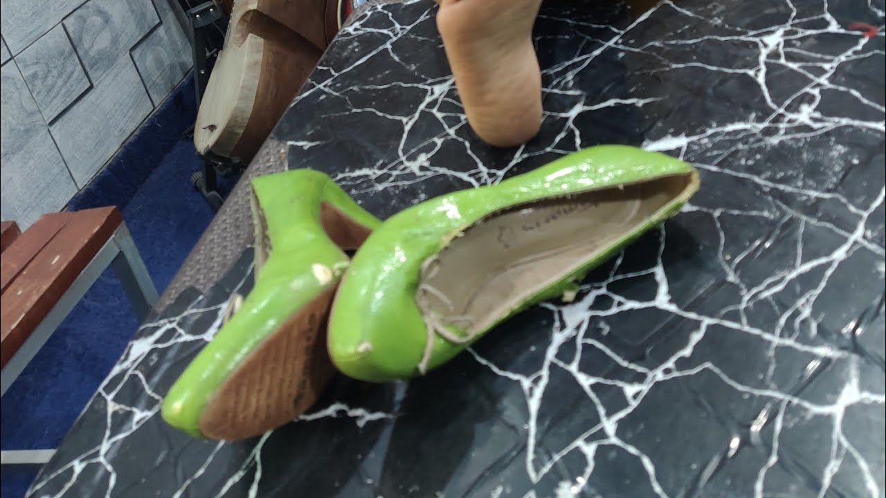 Green heels shoeplay | Soles view