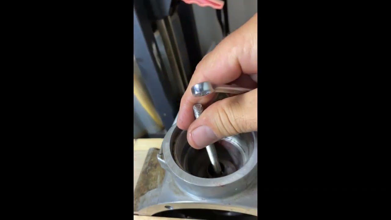 Can Am Rear Diff Pinion Bearing Removal   DIY