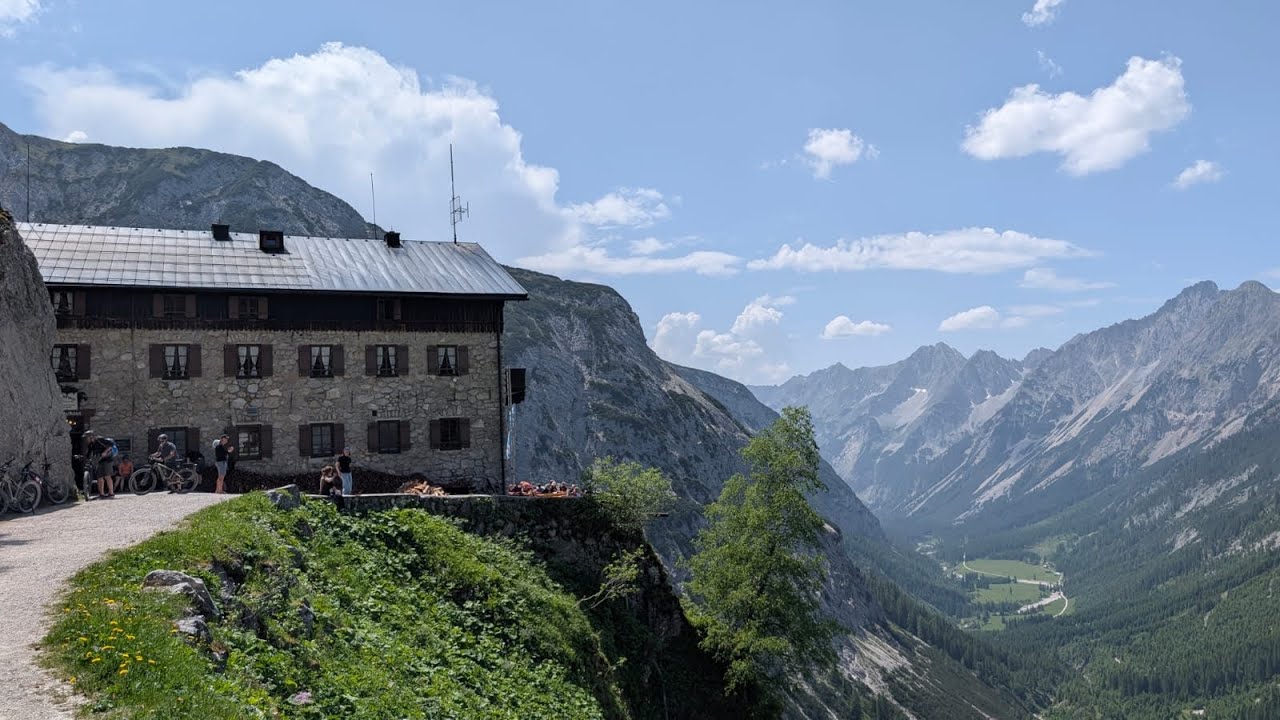 2 Tage Karwendel E-MTB tour Mittenwald -Karwendelhaus - Plumsjochhütte, Achensee  nach Mittenwald