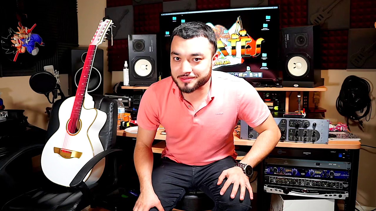 Jesus Sevillano VS Takamine EF381DX