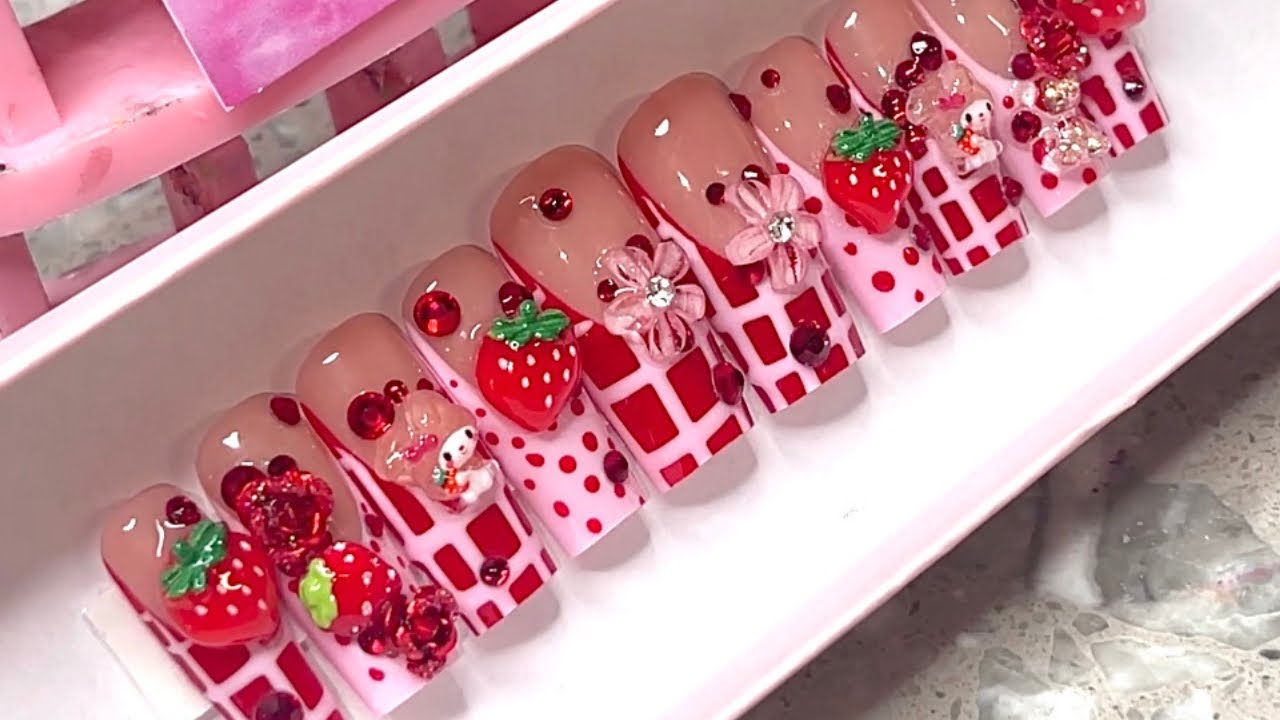 My Melody Strawberry Picnic Nails 🍓🧺❣️| CUTE press on nails tutorial ! Beginner friendly nail art