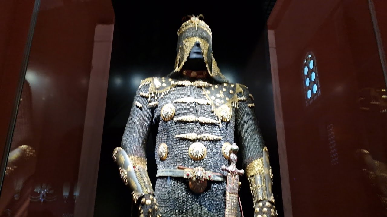 Royal Treasury of Ottoman Empire in Topkapi Palace | Spoonmaker's Diamond, 86 carat diamond