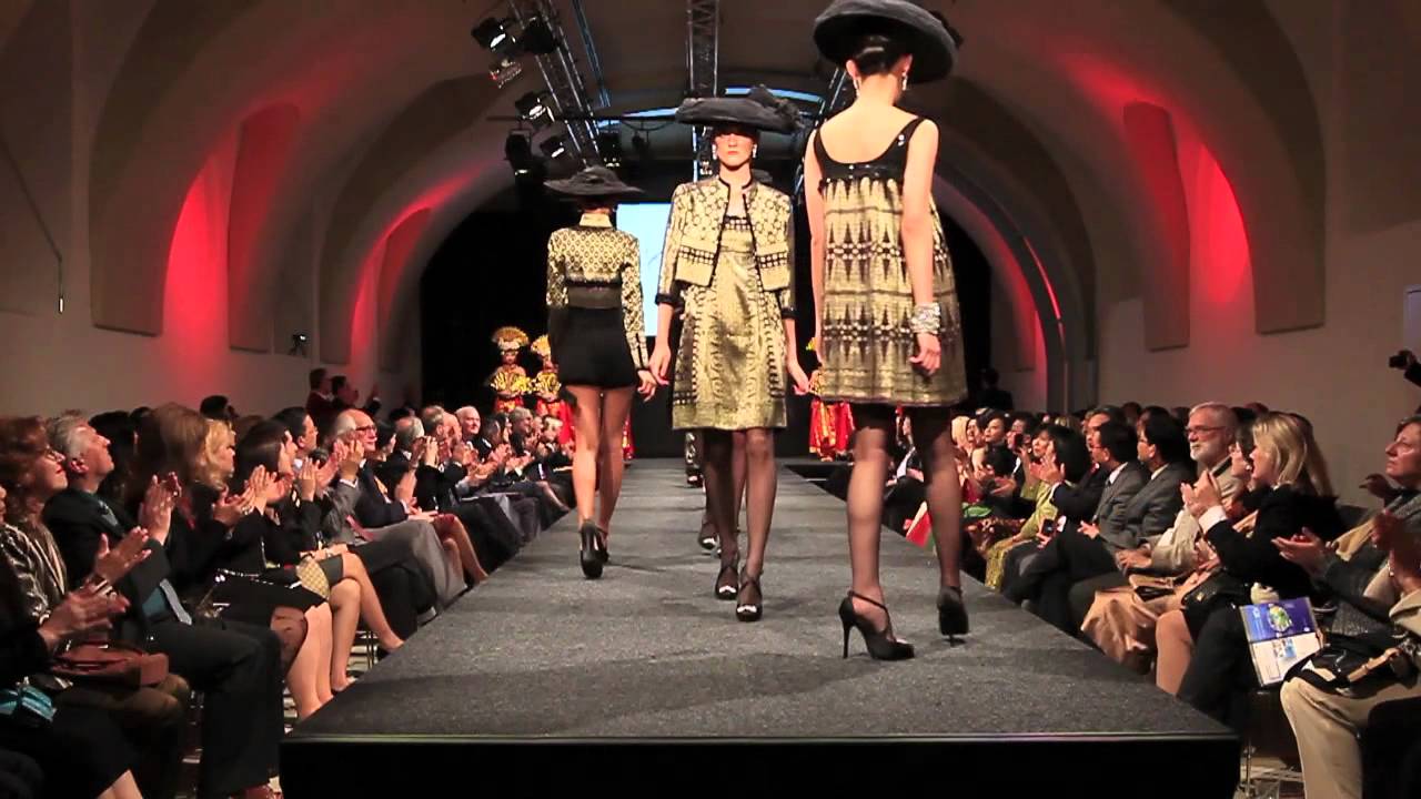 Tenun - The Heritage of Indonesia by Chossy Latu  (TRAILER)