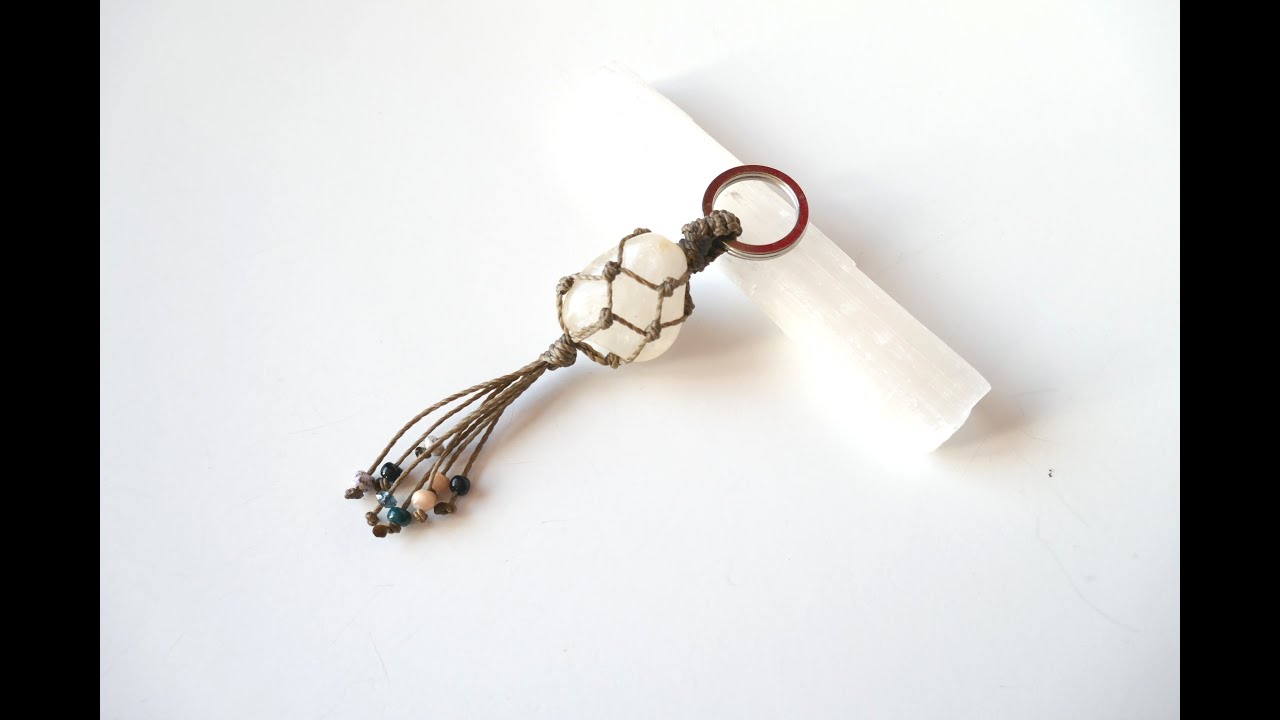 Beginner macramé tutorial : keychain with gemstone✨