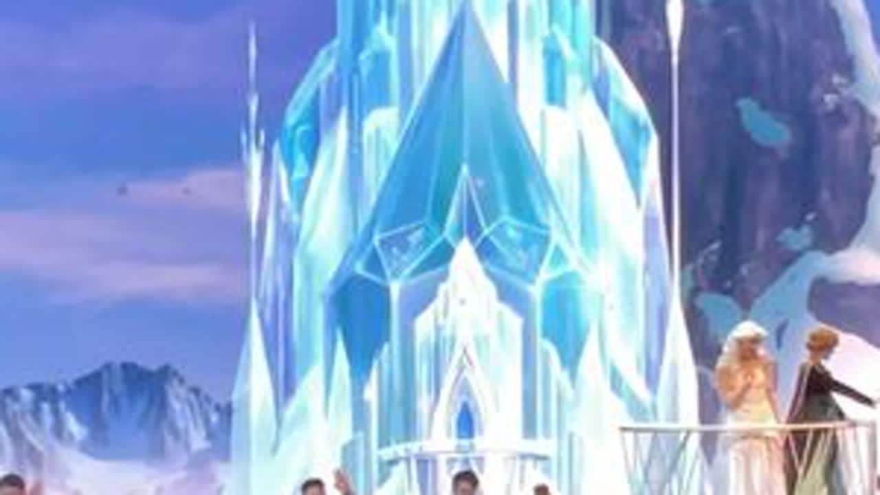 你想不想堆个雪人 上海迪士尼《冰雪奇缘：欢唱省会》纯享版 #上海迪士尼 #艾莎公主舞台剧 #冰雪奇缘