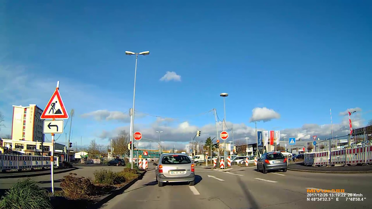 D: Große Kreisstadt Kehl. Ortenaukreis. Fahrt durch die Stadt. Dezember 2017
