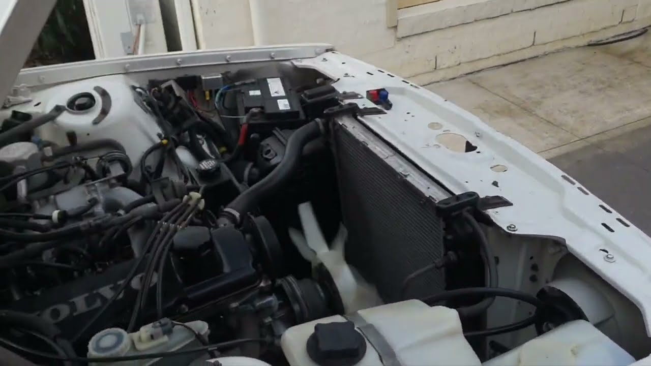 Volvo 240 Piston Slap (Cold vs Hot Start)