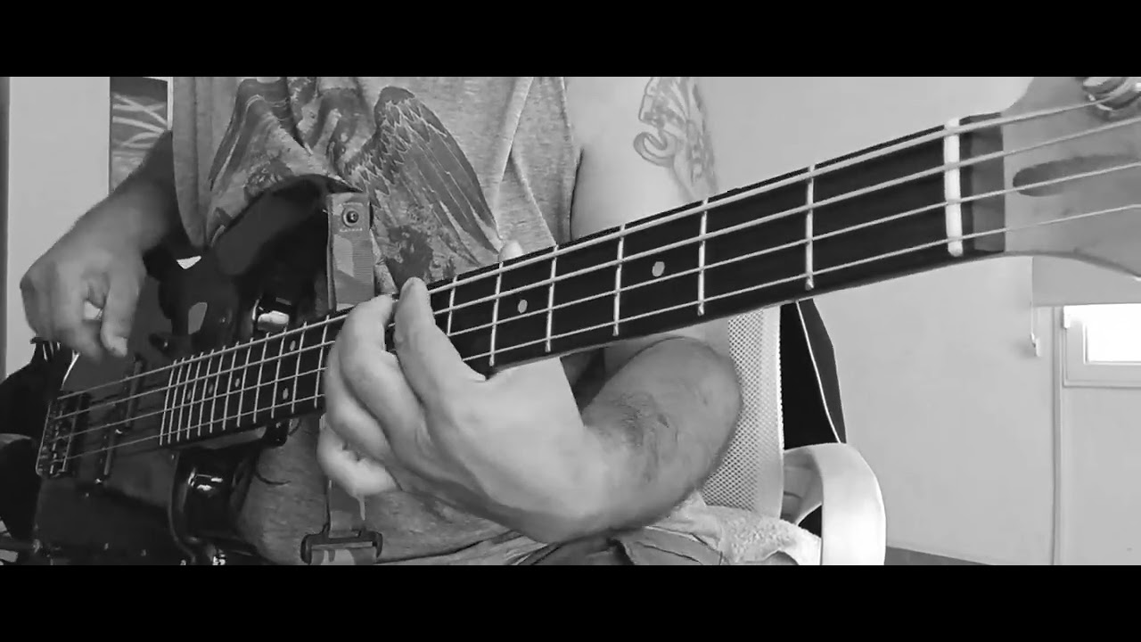 THE SMITHS - BIGMOUTH STRIKES AGAIN (BASS COVER)