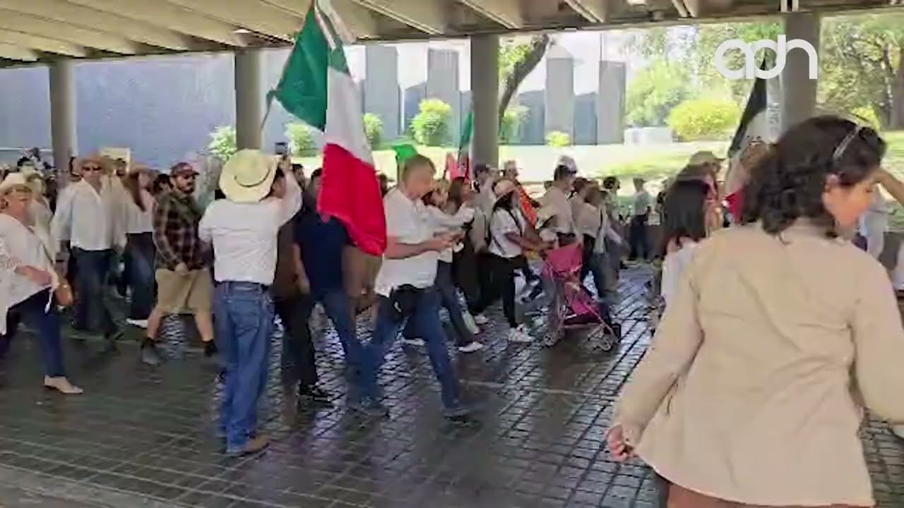 En Monterrey se suman a la marcha de la Generación Z y exigen un alto a la violencia y corrupción