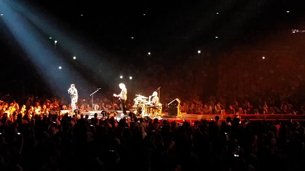 Queen and Adam Lambert - Somebody to Love, 22/2/18 Sydney