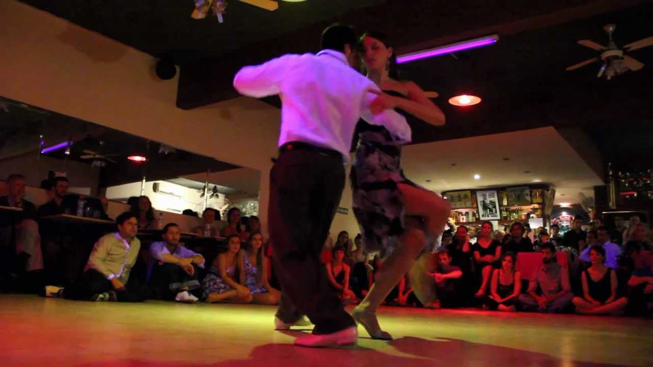 PABLO RODRIGUEZ Y NATASHA LEWINGER EN LA MILONGA 10 
