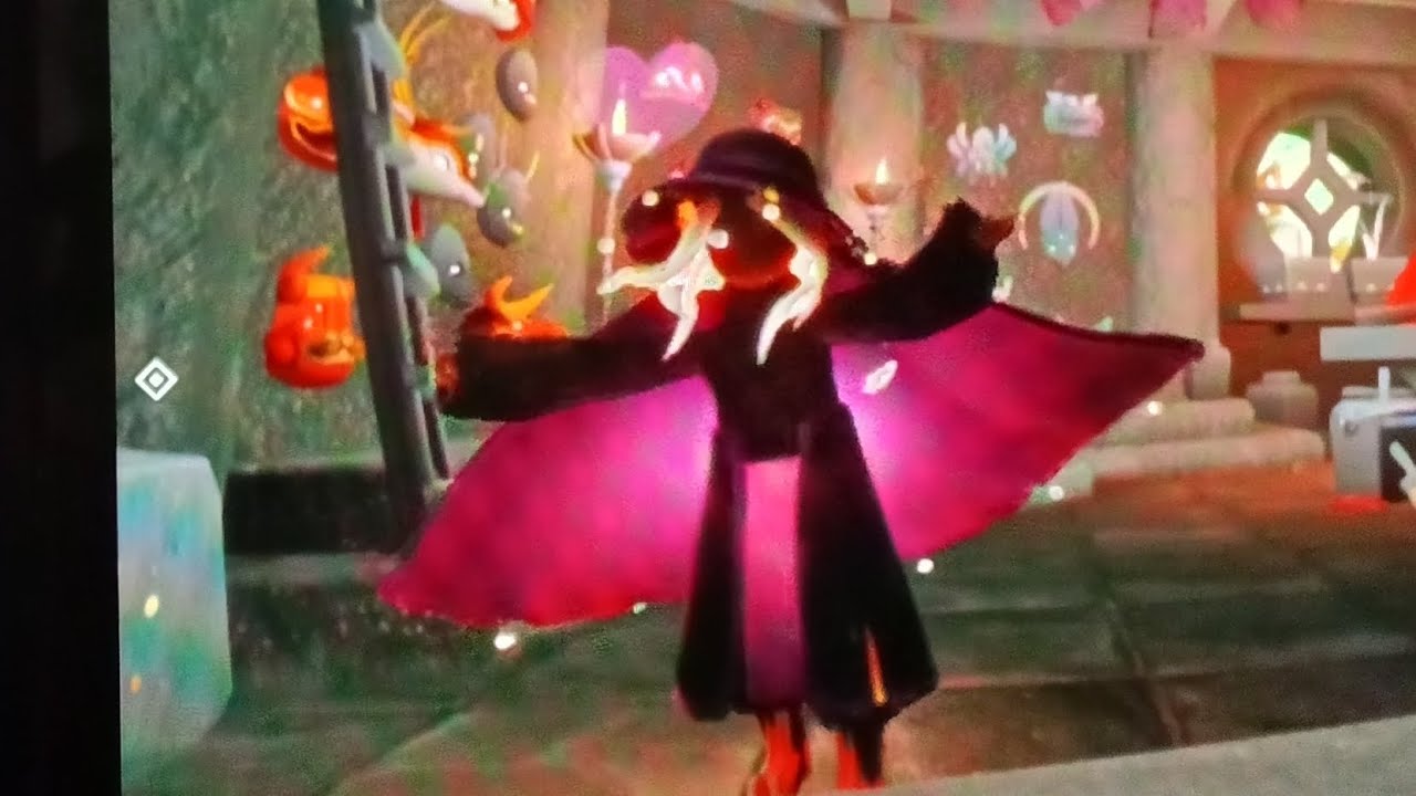 How pretty to change my outfit dark lady? 