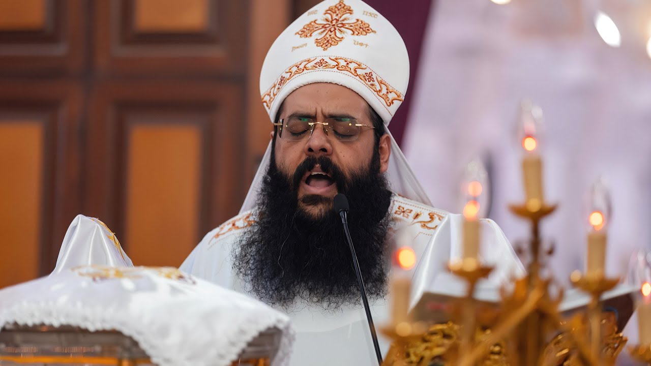 قداس فى السماء الصوت الروحاني ابونا رويس فريد