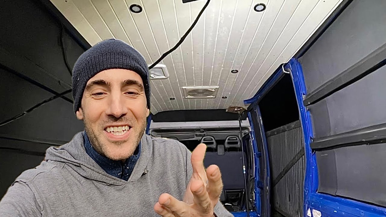 Inizia il rivestimento del nuovo van 🚐 (camperizzare un furgone fai da te)