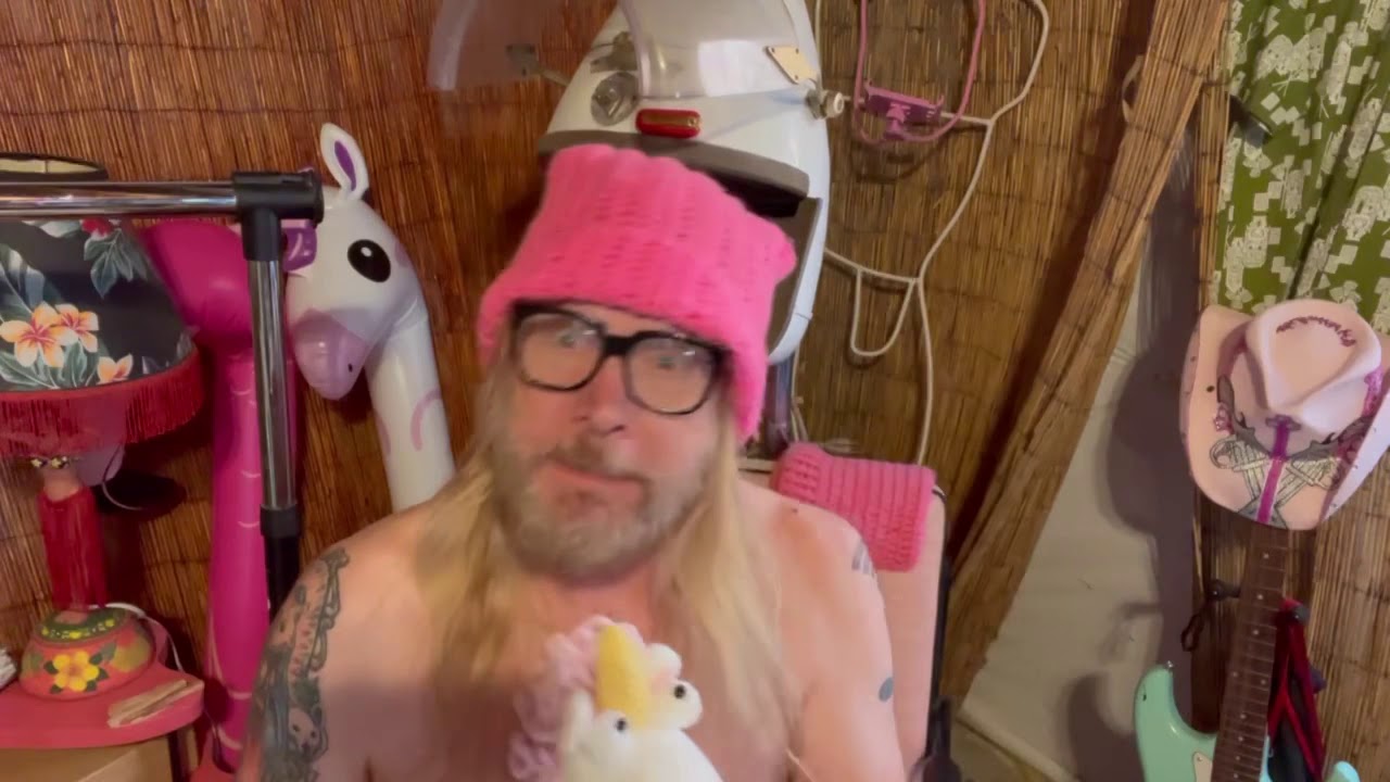 Liberal Larry:  Trump is being Racist when he says Merry Christmas!    Block his twitter account