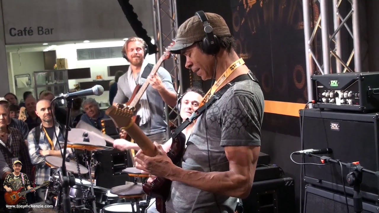 Greg Howe Playing Through a DV Mark Maragold Live | Music Messe 2015 | Tony Mckenzie