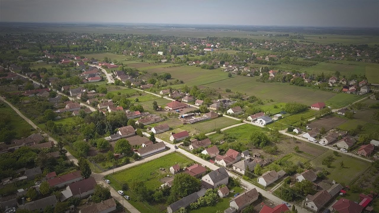 Kalandoz&aacute;sok Fej&eacute;r megy&eacute;ben  &ndash; Aba