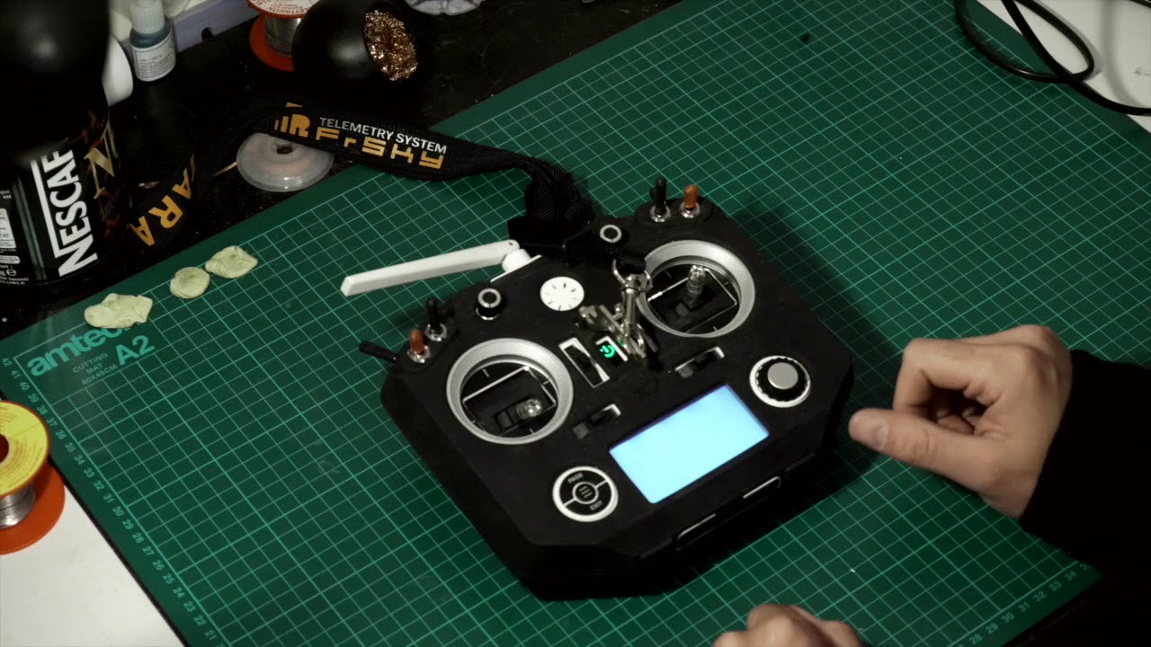06 Mise à jours du récepteur FRSKY R-XSR avec une Taranis QX7 + modification Uninverted Télémétrie