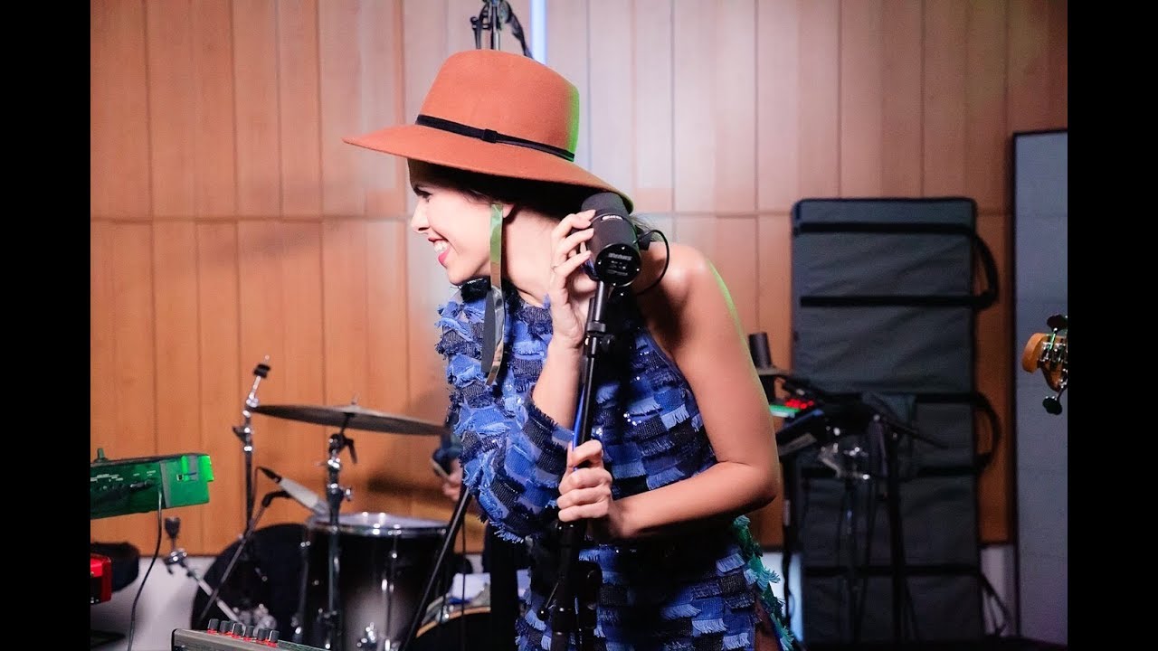 Veronika Strapkov&aacute; - Butterflies (with Band, Live version)