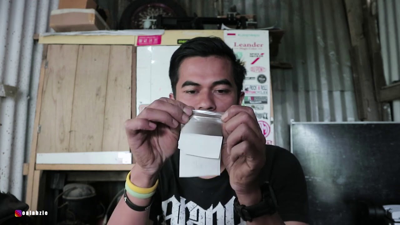 Stencil Airbrush mudah dengan Oramask 810