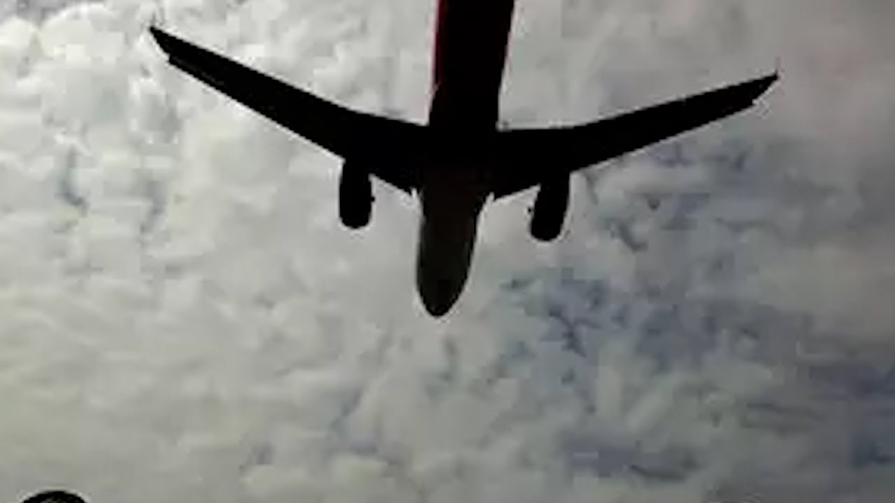 Bad weather affects flight operations in Delhi; 17 flights diverted to Lucknow, Jaipur & Dehradun