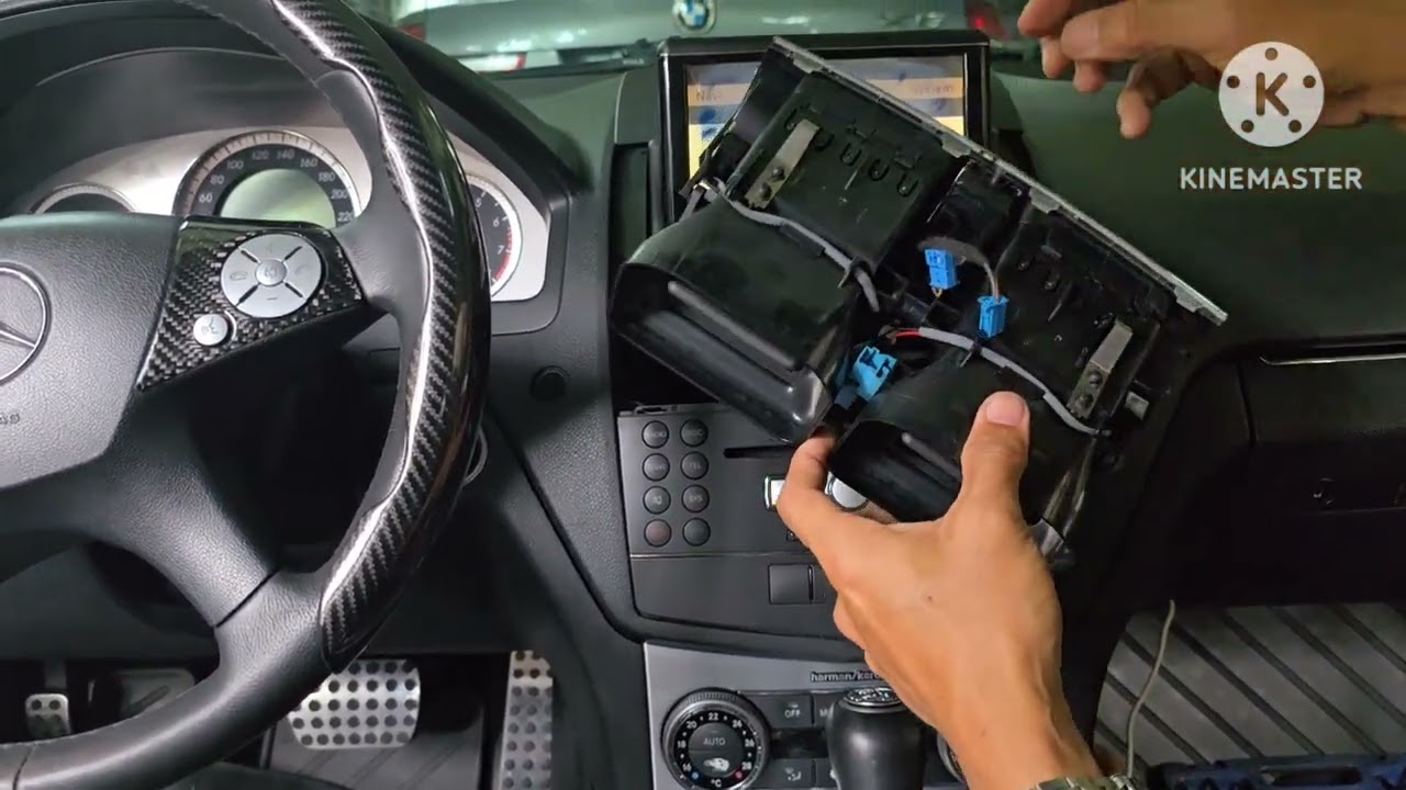 DIY: Installing an aftermarket Android Carplay on Mercedes Benz C300 W204