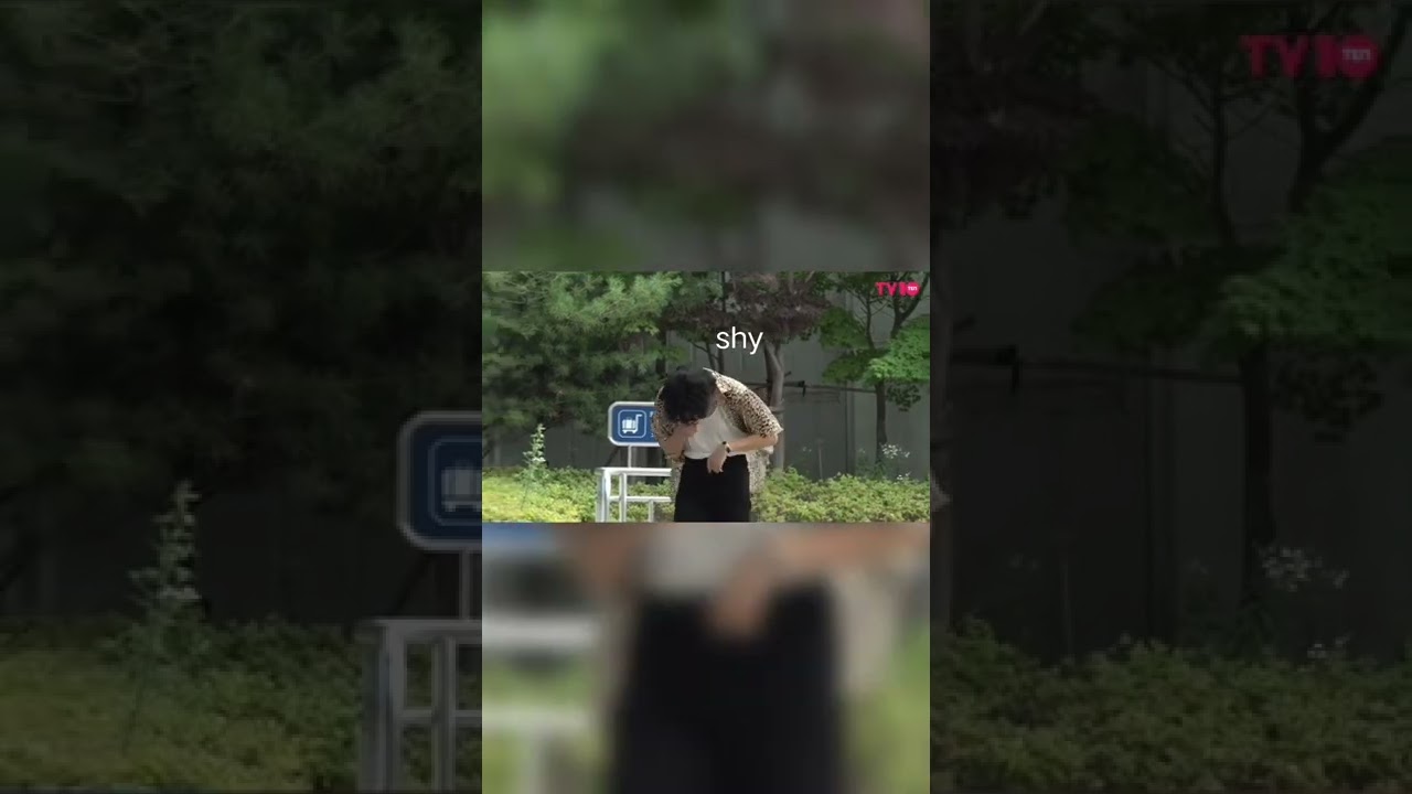 taehyung vs air 😂🤣🤣🙈 at airport / gimpo SGBAC departure