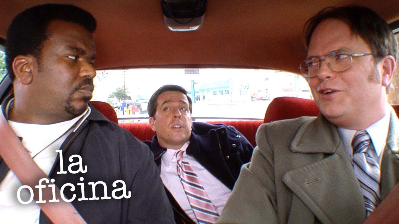 Dwight y los chicos salen a buscar mujeres lindas | The Office Latinoamérica