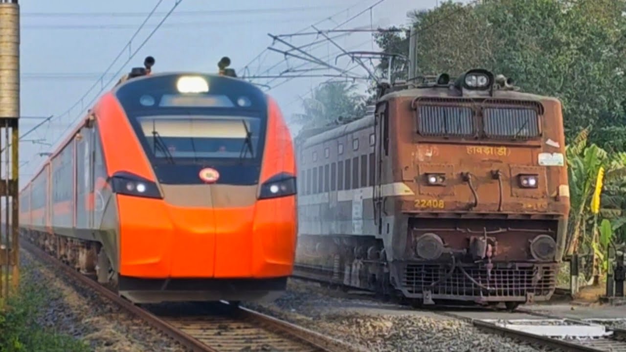 🔥Defferent Types Train spotted At Busy Level Crossing। [Sleeper VB+Teesta Torsa+Balurghat] Express।
