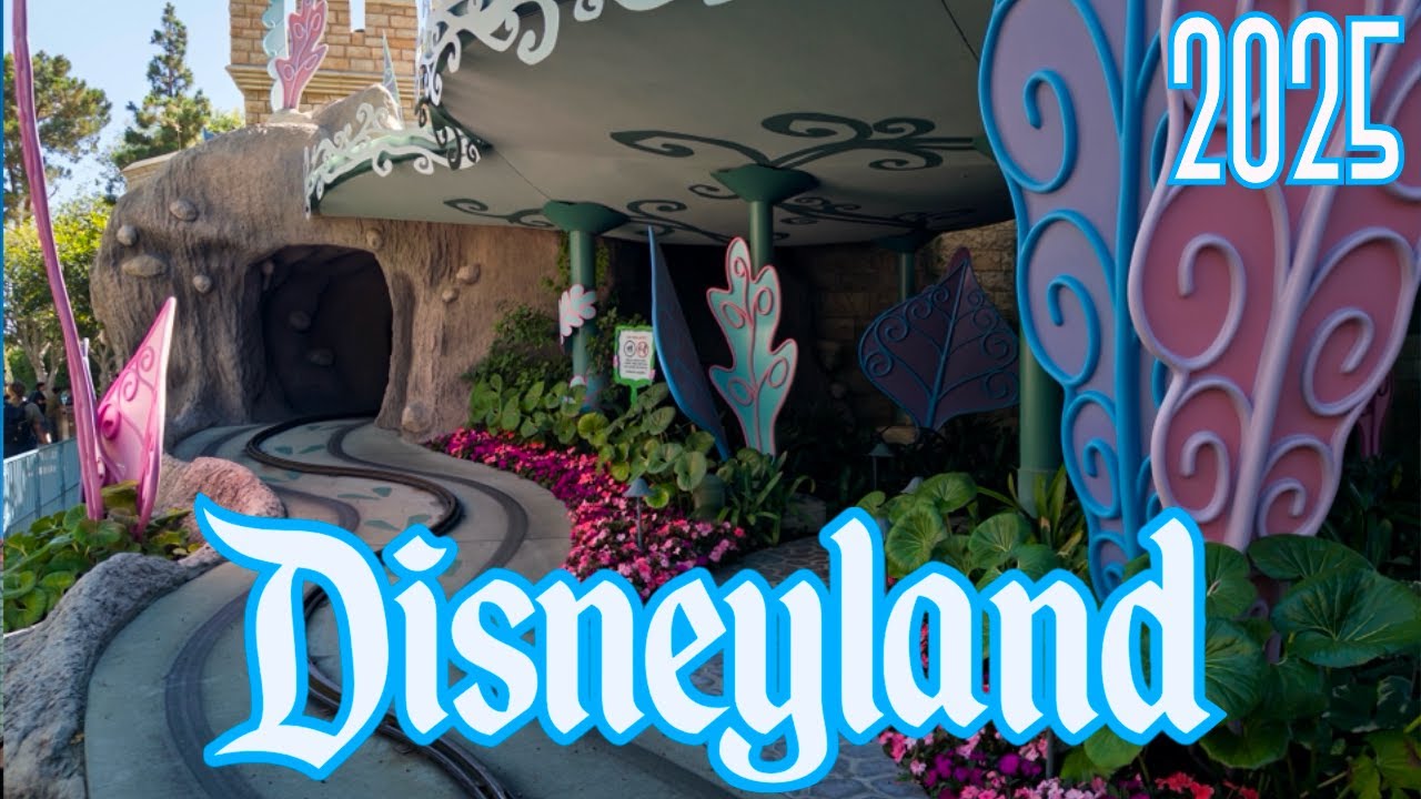 Alice in Wonderland - July 2025 - Disneyland Park [4K 60FPS]
