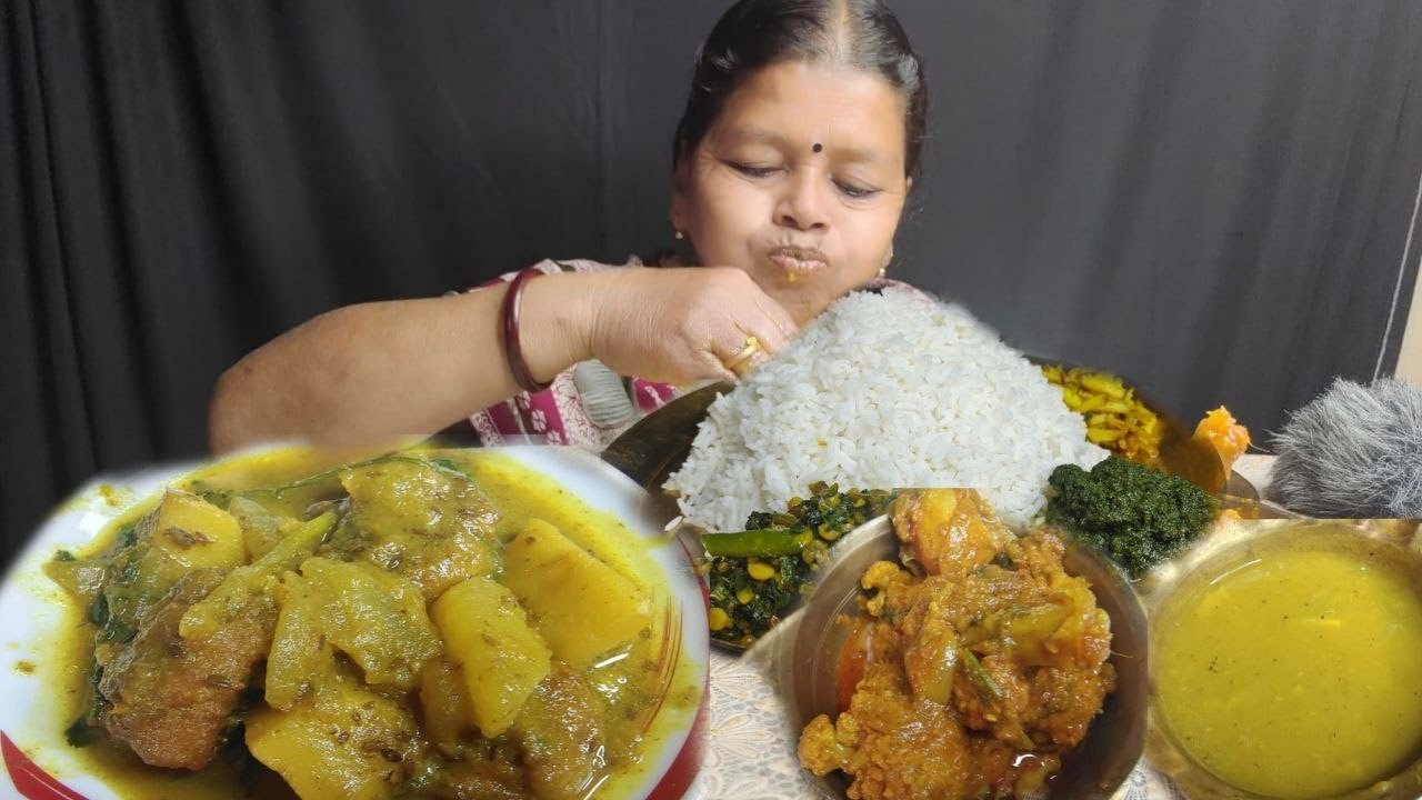 EATING RICE WITH SHAK VAJA,FULKOPIR PATA BATA,DAL,, PEPE DIYE BORAR JHOL,FULKOPI DIYE HASHER DIM।।