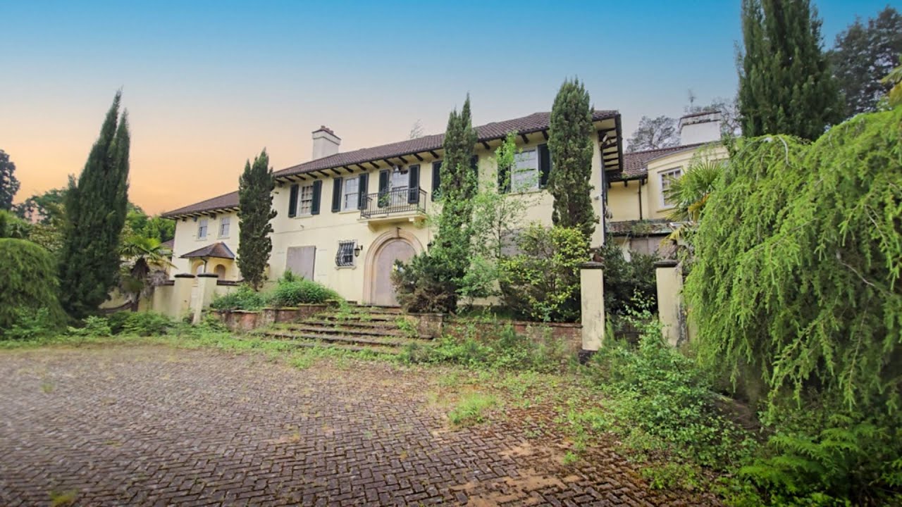We Found an £8,000,000 ABANDONED Mansion Left to Decay!