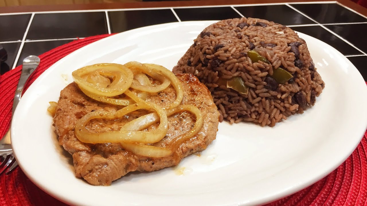 Arroz Congri / Moros Y Cristianos Con Bistec De Cerdo Encebollado Comida Cubana!!