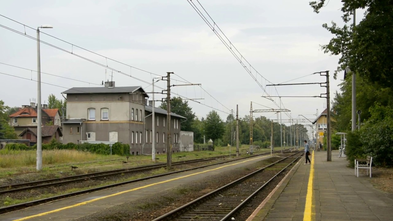 EN57-621 na stacji w Wołczynie