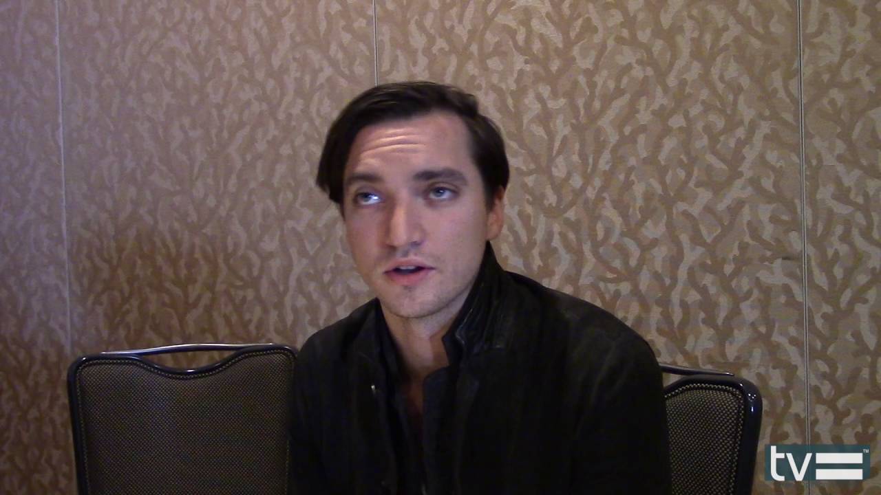 THE 100 SEASON 4 - Richard Harmon Interview on What To Expect for Murphy