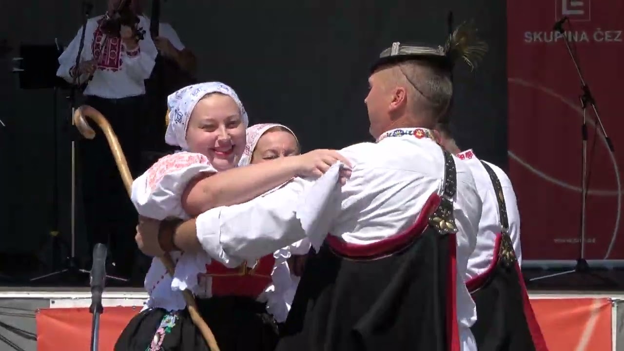 FS Ipeľ z Lučenca na folklórnych slávnostiach 