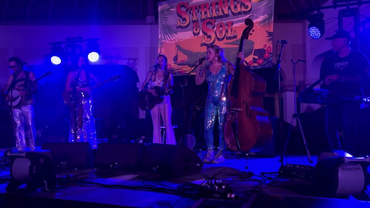 “On Your Side (Starman)” - Lindsay Lou - December 13, 2025 - Strings & Sol - Mexico 