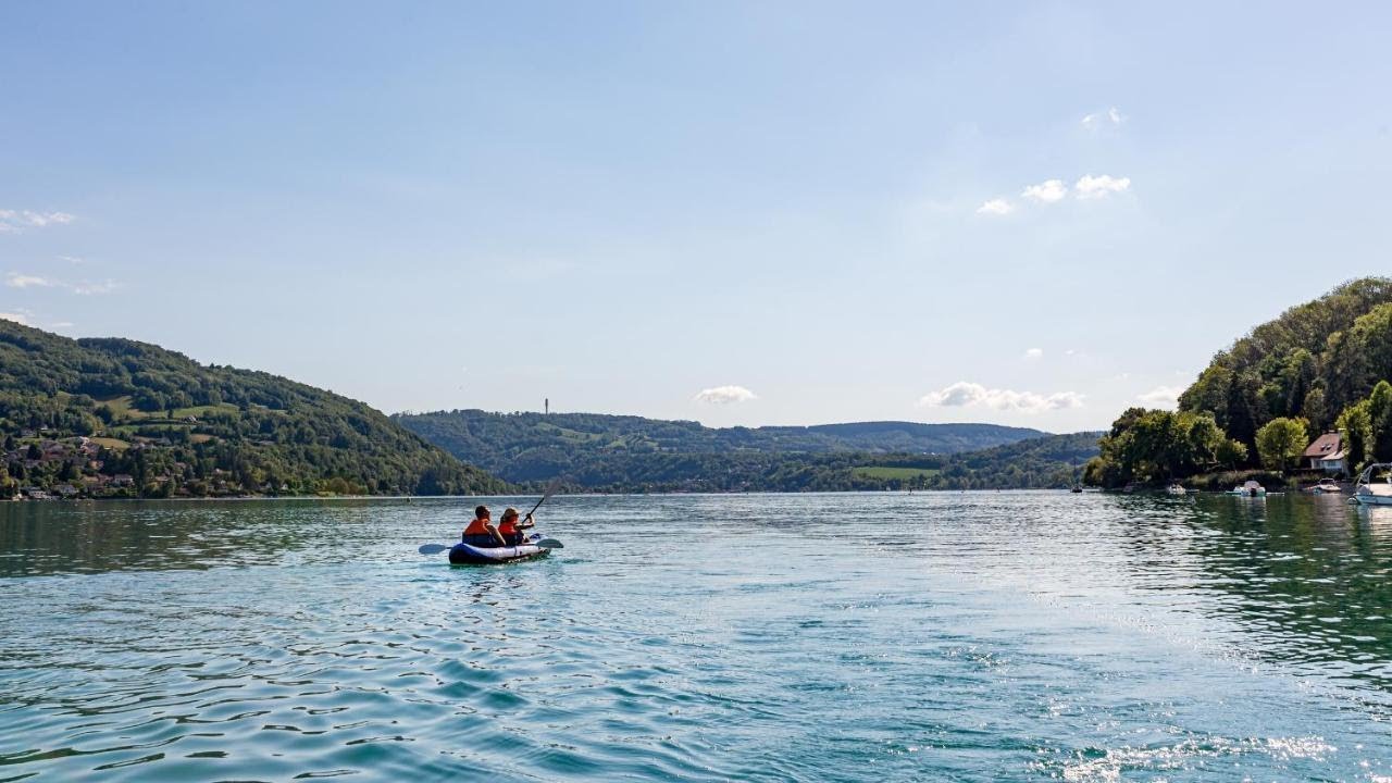 Maison avec vue sur le lac de Paladru, plage 200m., Bilieu, France