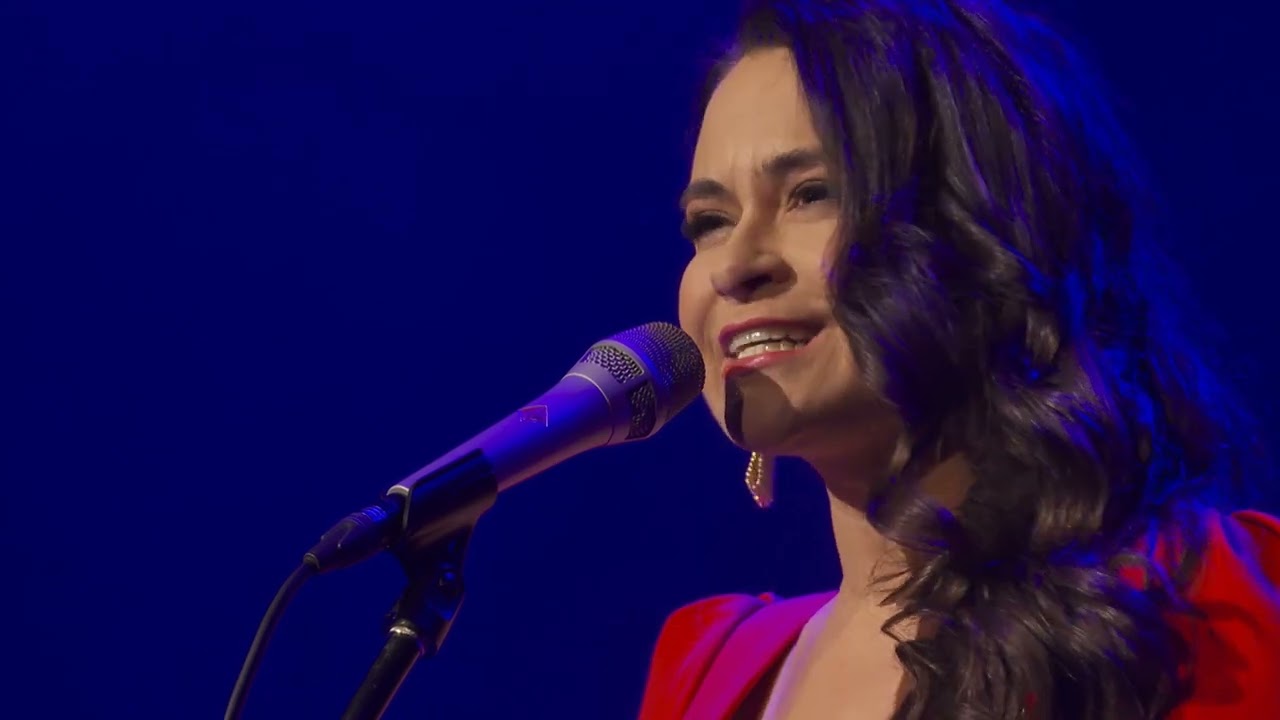 Białe róże - Ewelina Sašenko