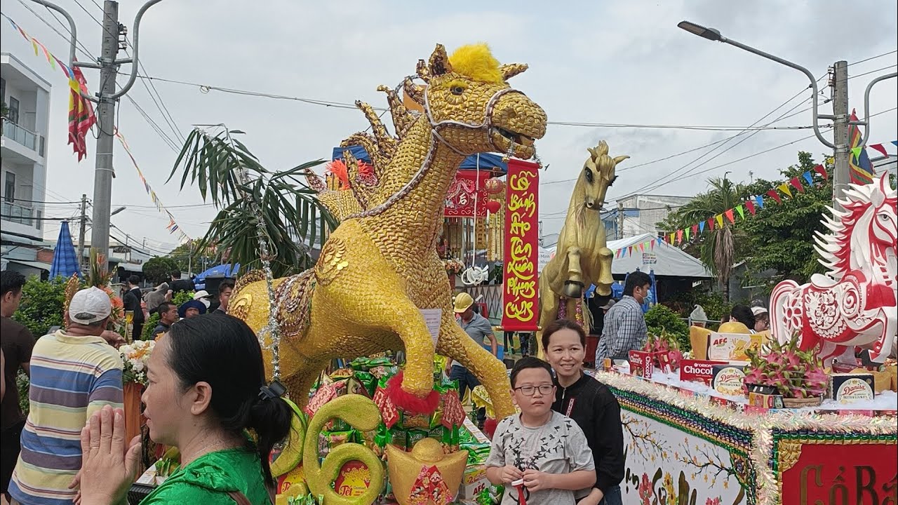 Sáng 16 tháng giêng nhiều hoạt động tại lễ hội làm chay Tầm Vu 2026