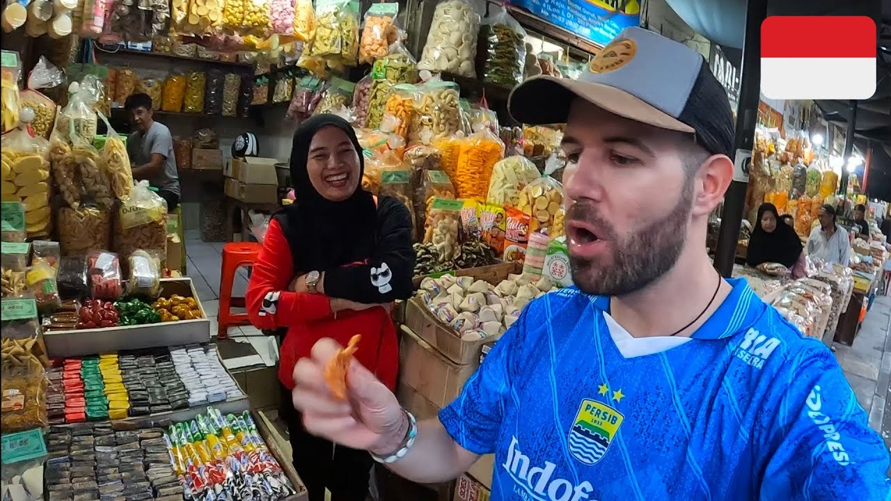 I Got Lost in Bandung's Biggest Market 🇮🇩