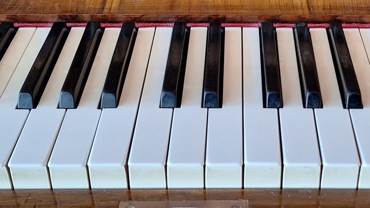 Piano Practice Session - Building muscle memory of common chords  with different arpeggio patterns