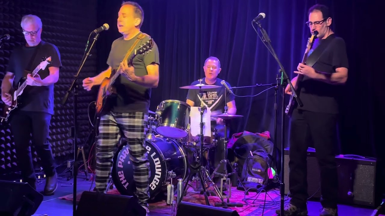The Underbites, “Good Girl,” International Pop Overthrow, Parkside Lounge, NYC, 11/10/2024