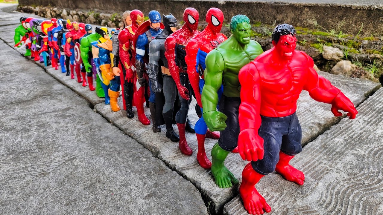 AVENGERS SUPERHERO STORY, SPIDERMAN, HULK, CAPTAIN AMERICA, IRONMAN, WOLVERINE, DEADPOOL, BATMAN #4