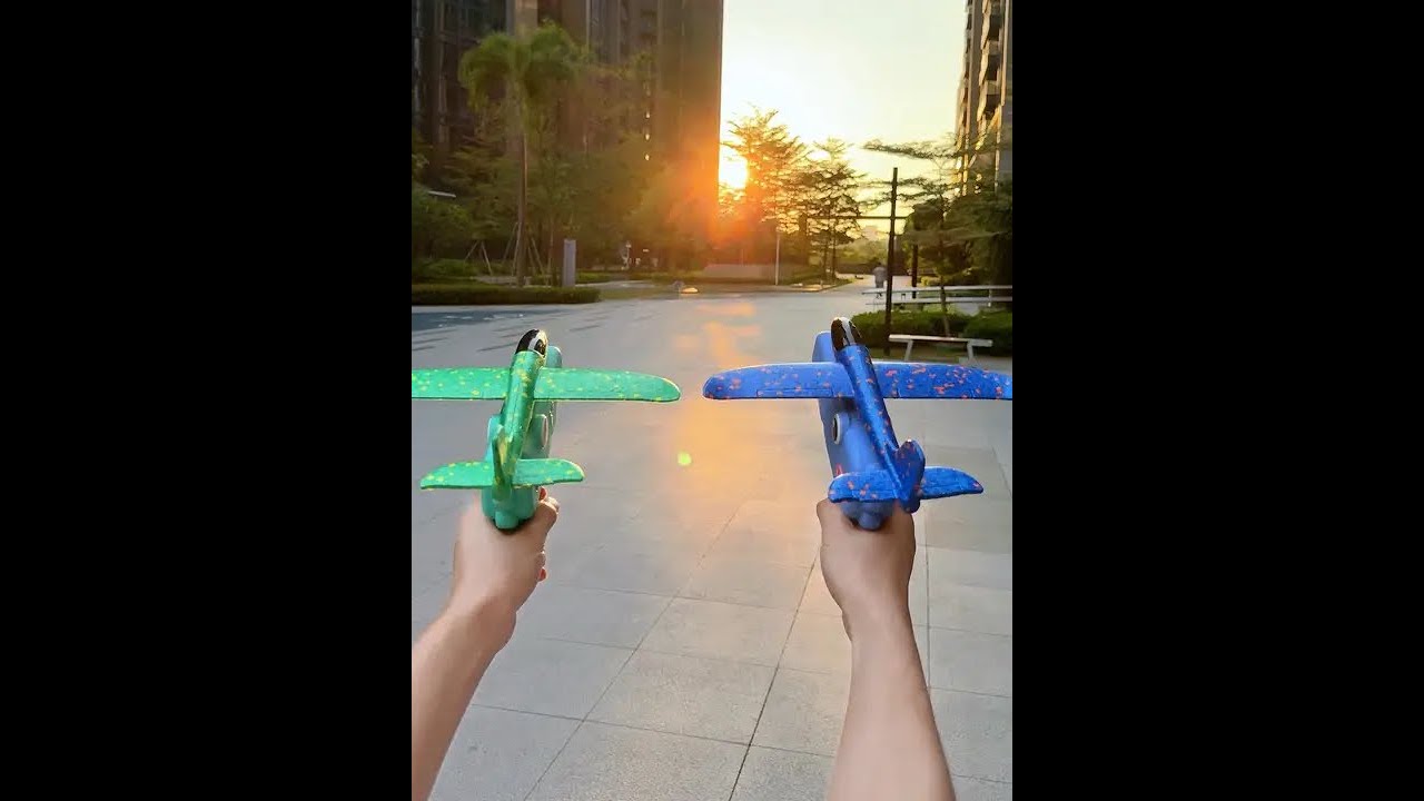 Now outdoor toys are interesting! It can shoot planes. Simple to operate, pull and hook to launch.