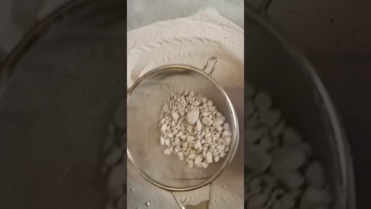 ASMR sifting baking soda #asmr #satisfying #crunchycrumbles #sifting